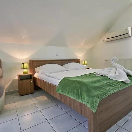 Amulett * Хайдусобосло